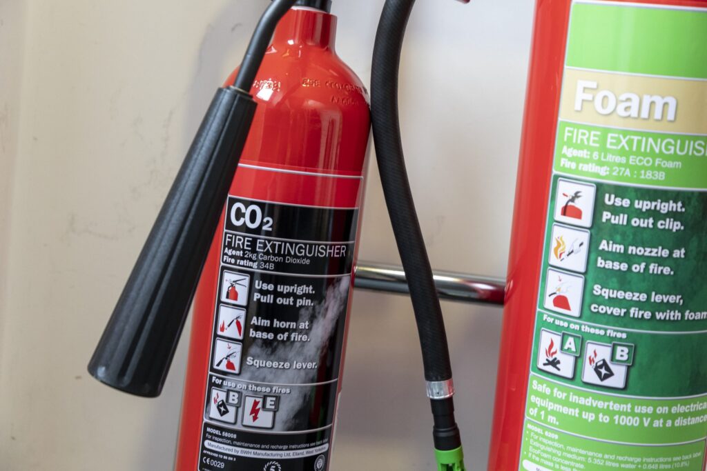 Co2 fire extinguisher